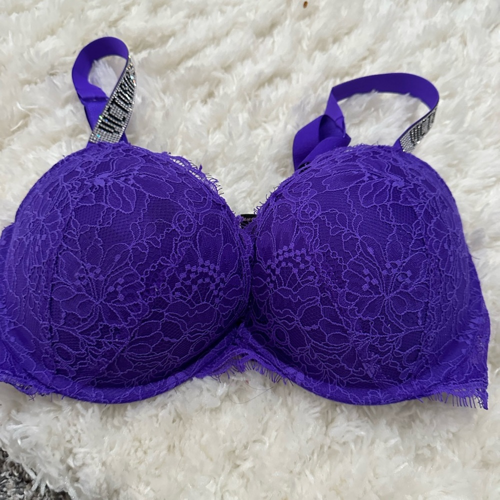 VERY SEXY
Bombshell Add-2-Cups Shine Strap Push-Up Bra